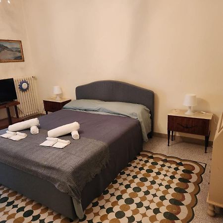לינה וארוחת בוקר ג'ויה דל קולה La Grande Casa Di Puglia מראה חיצוני תמונה