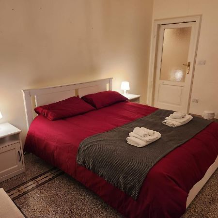 לינה וארוחת בוקר ג'ויה דל קולה La Grande Casa Di Puglia מראה חיצוני תמונה