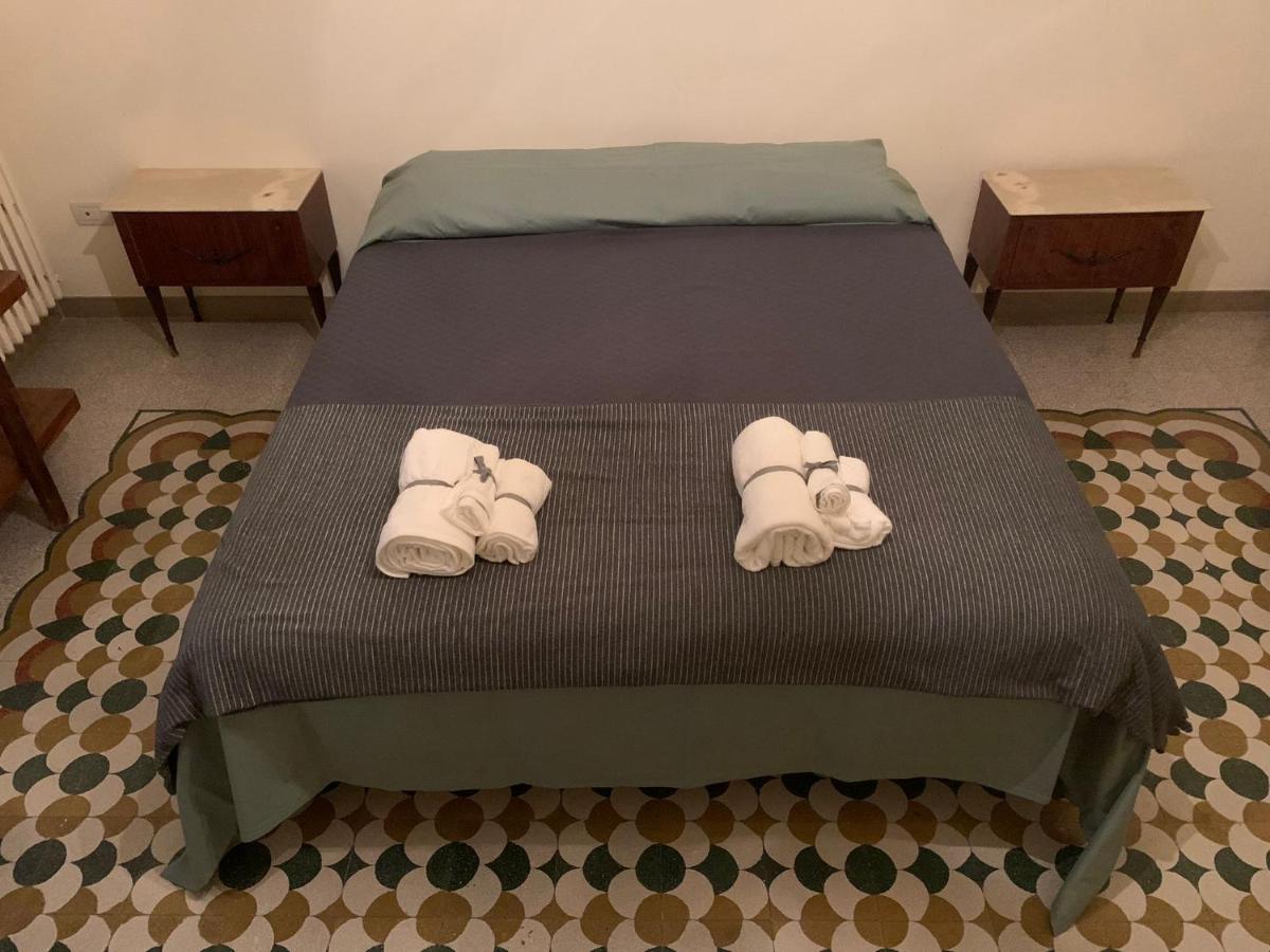 לינה וארוחת בוקר ג'ויה דל קולה La Grande Casa Di Puglia מראה חיצוני תמונה