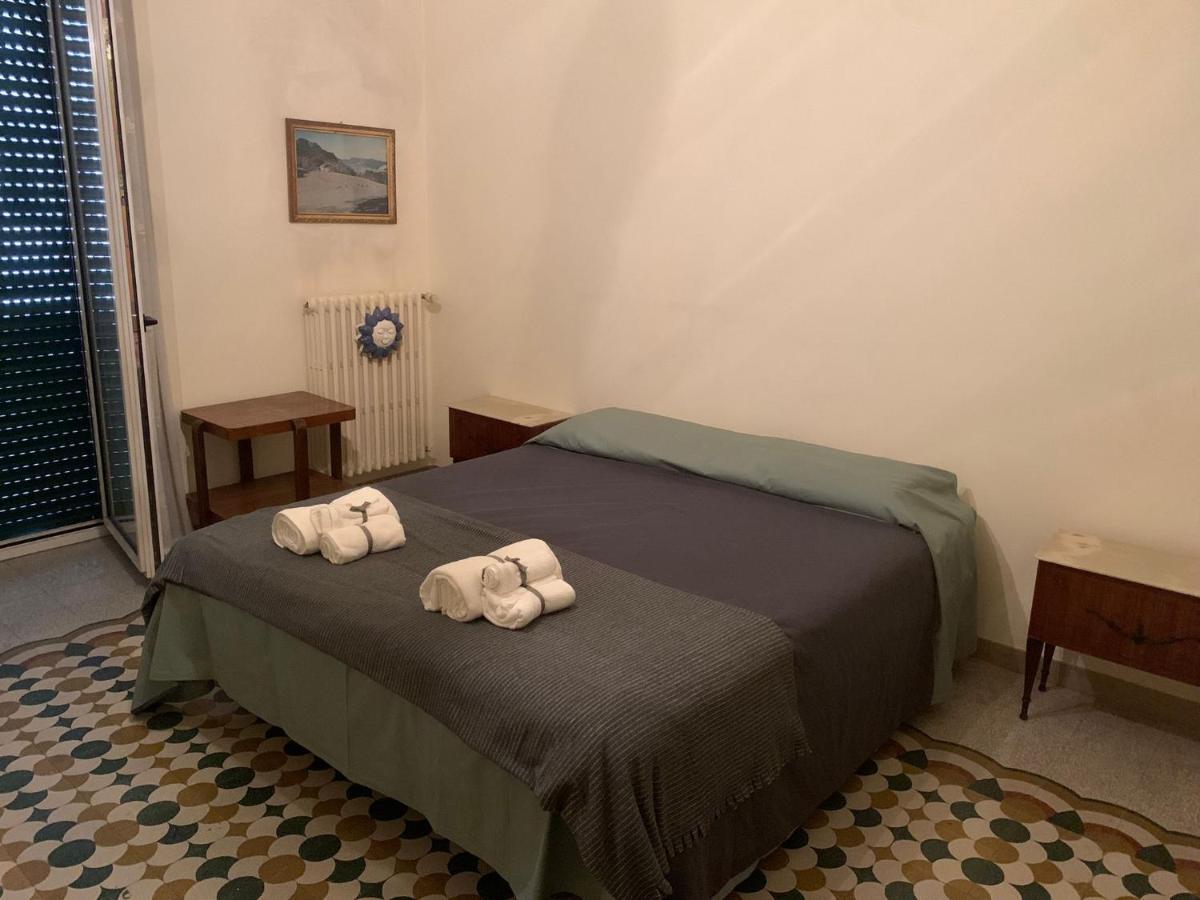 לינה וארוחת בוקר ג'ויה דל קולה La Grande Casa Di Puglia מראה חיצוני תמונה