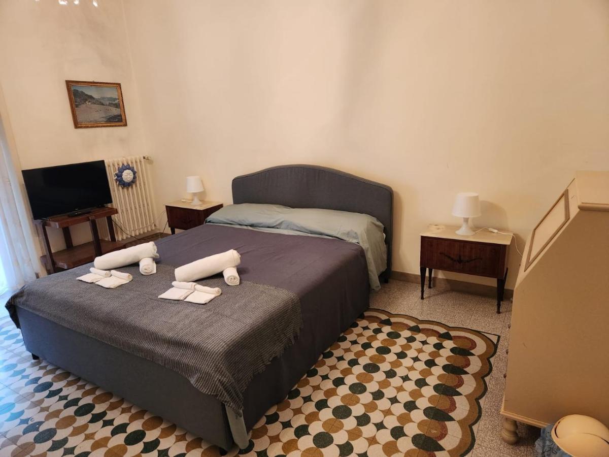 לינה וארוחת בוקר ג'ויה דל קולה La Grande Casa Di Puglia מראה חיצוני תמונה