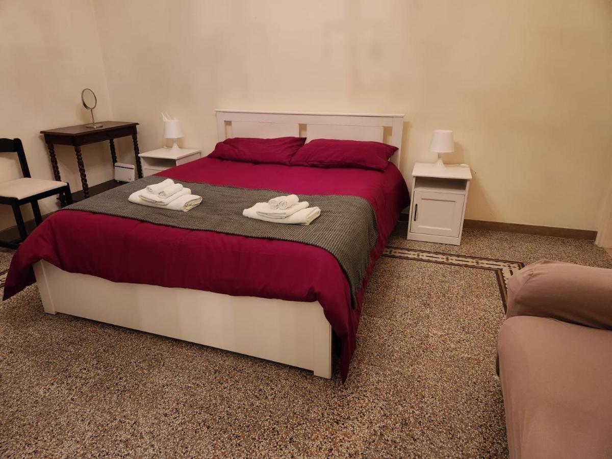 לינה וארוחת בוקר ג'ויה דל קולה La Grande Casa Di Puglia מראה חיצוני תמונה